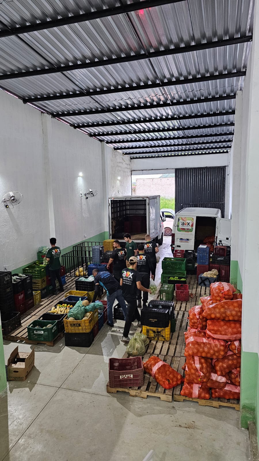 CONSTRUÇÃO DO 1° GALPÃO